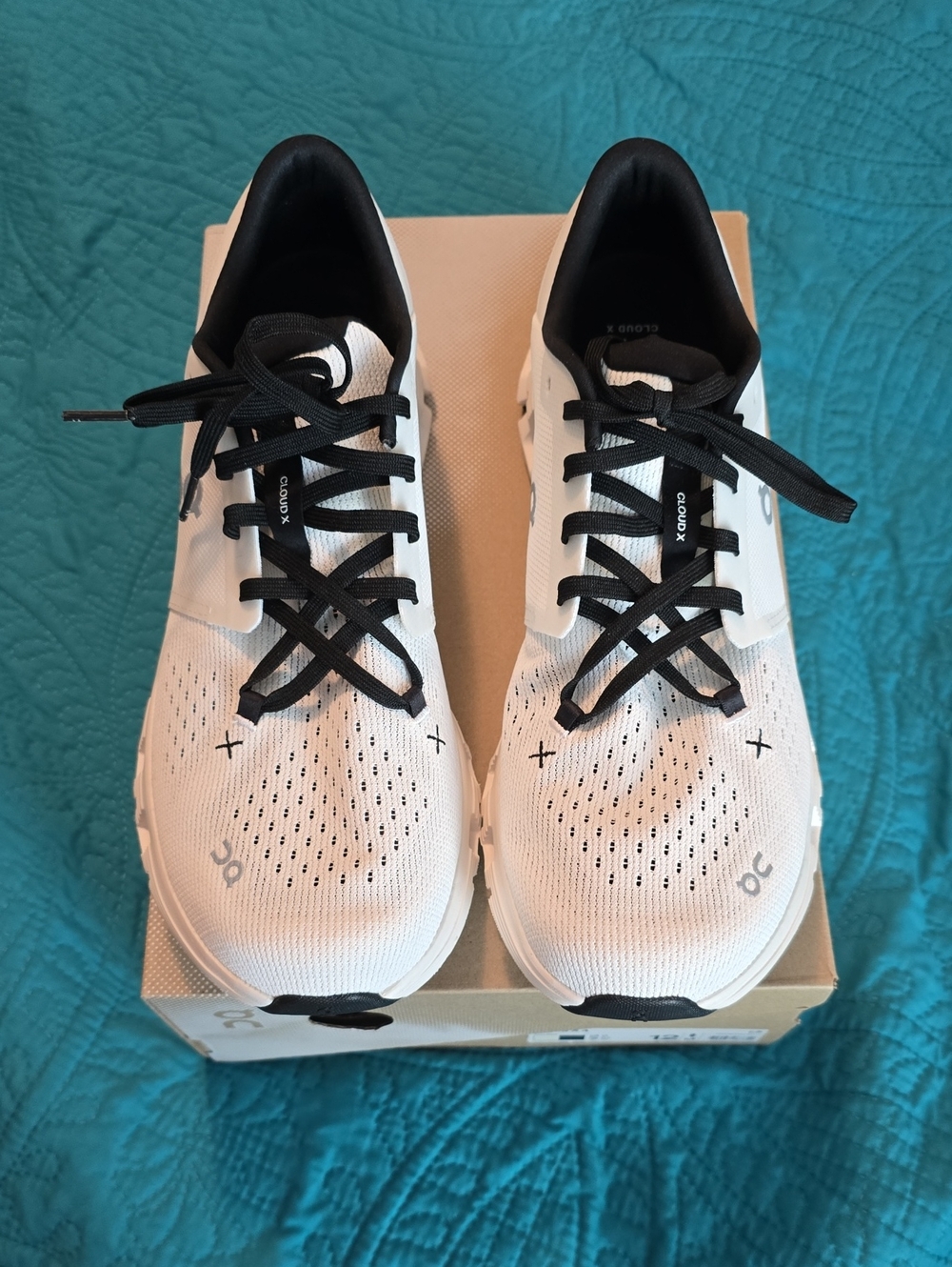 Men's On Running Cloud X4  Athletic Shoes - Ivory and Black. Size 12M